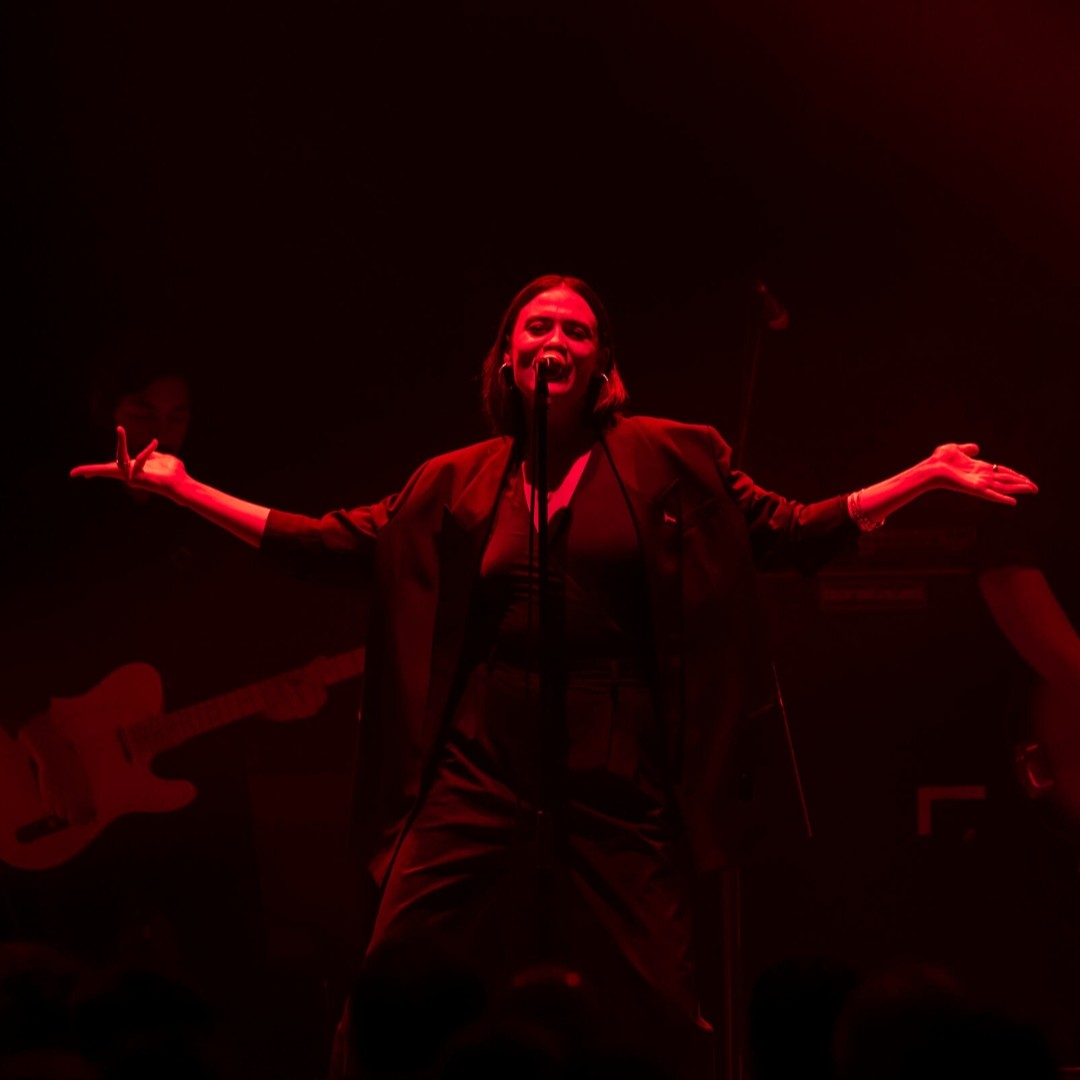 edintfest's tweet photo. 'Nadine Shah continues to be a relentlessly charismatic live performer' - The Scotsman

What an evening, thank you @nadineshah for such a powerful performance 💛 

📸 Jess Shurte/Edinburgh International Festival https://t.co/M20kprVORW