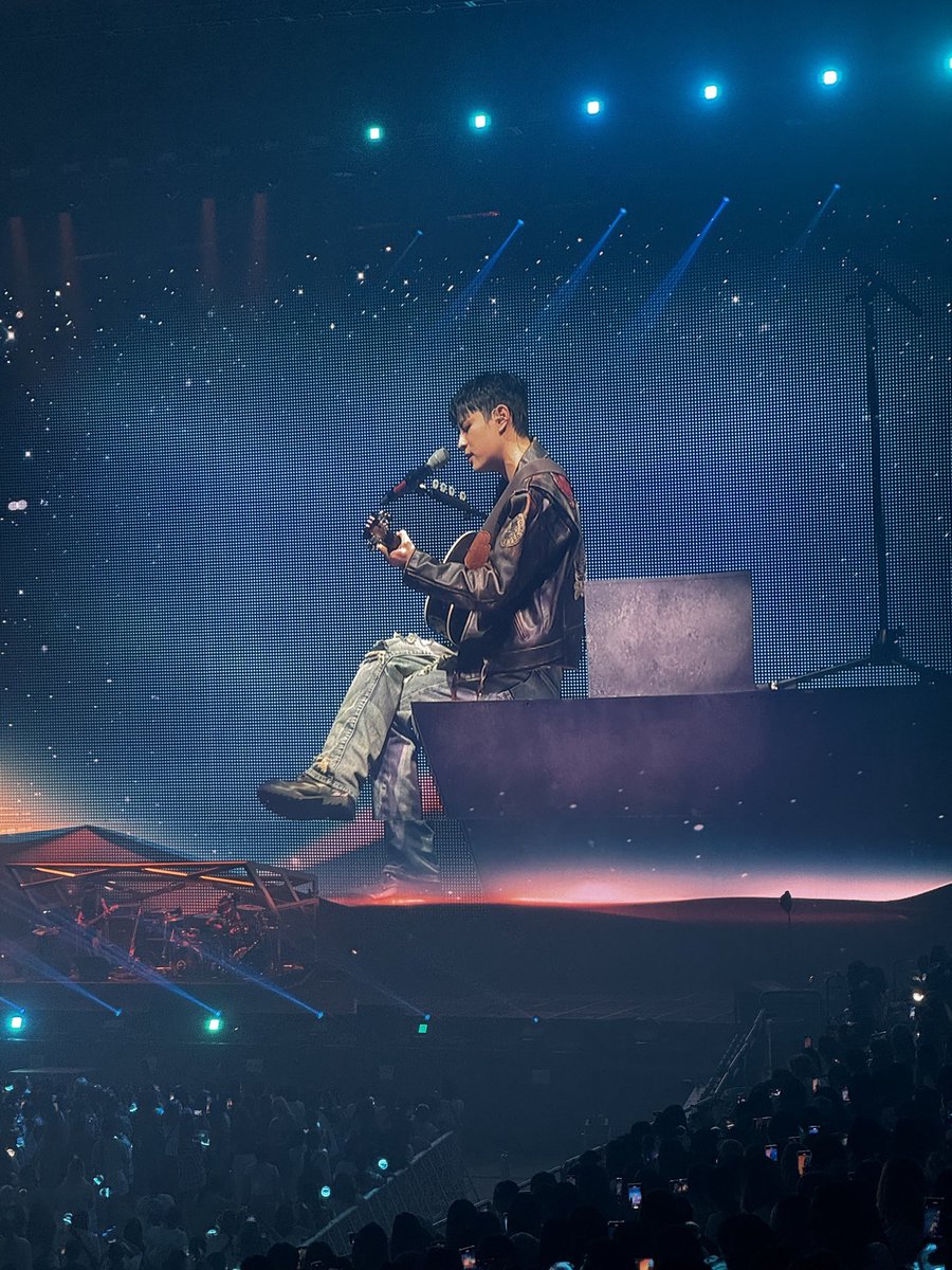 staysday6's tweet image. KIM SEUNGMIN ON GUITAR NWJKEKRKWJSNS
cr: sminiverse_