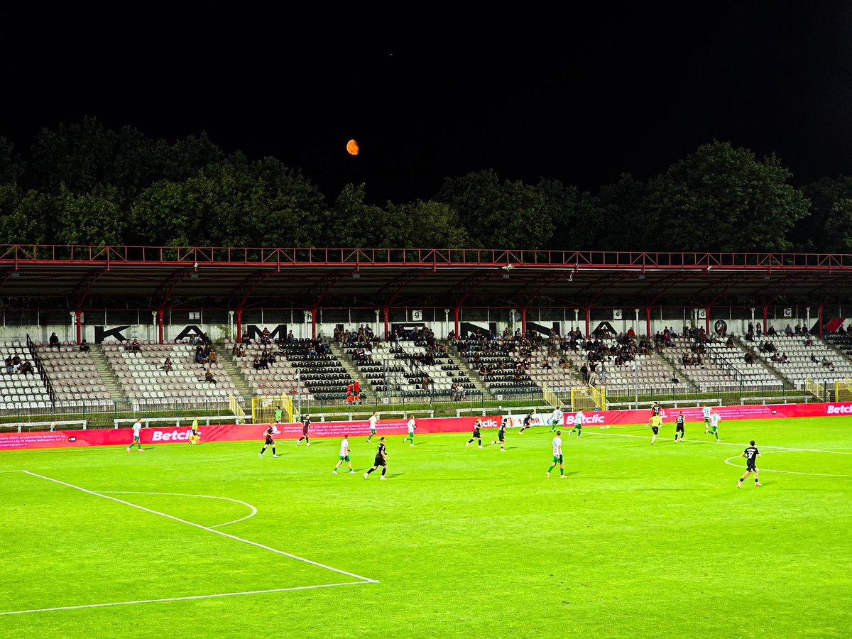 tomoffootball's tweet photo. 23.8.2024
Polonia Warszawa 2-0 Warta Poznań
1.liga🇵🇱⚽️ #POLWAR
First win for Polonia after solid performance which could have been larger margin victory. Warta has conceded 16 goals in 7 games so Polonia cant take yet champagne out from cold regarding how season will go. https://t.co/snUBsLNMr5