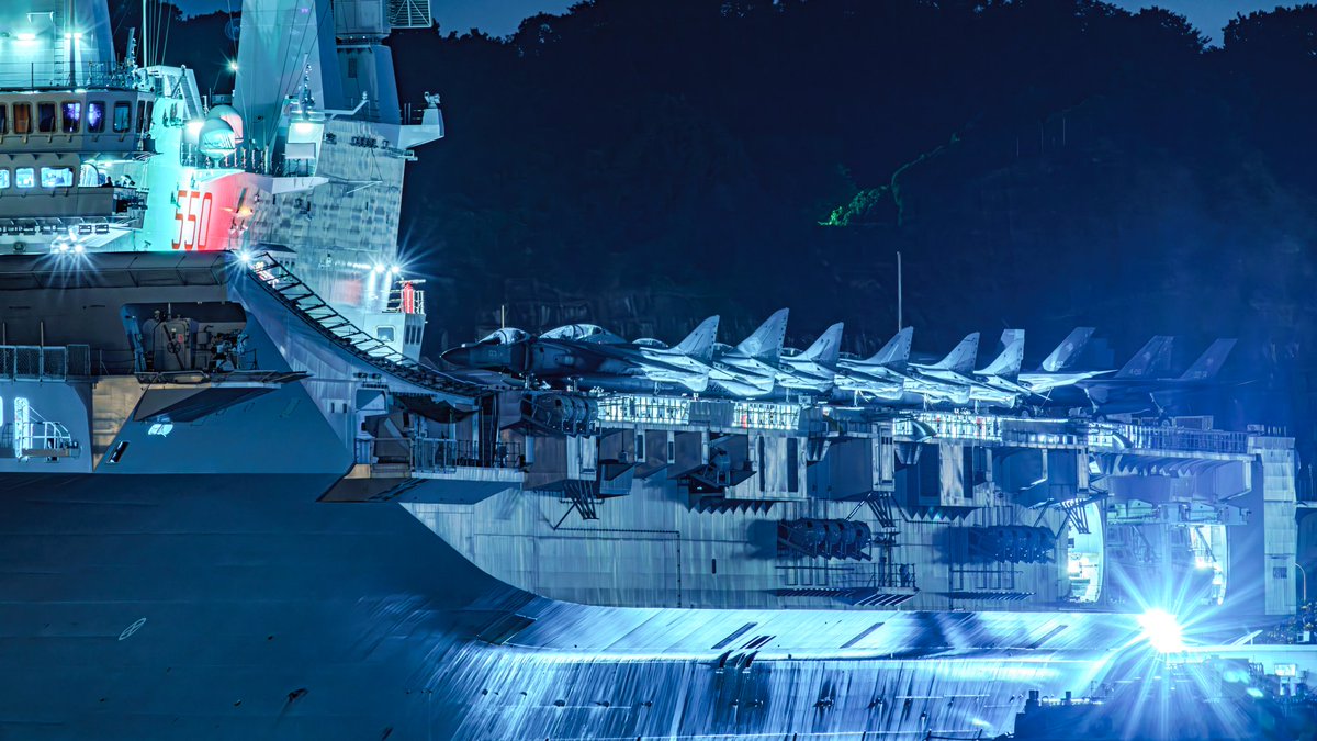weiqi_xiulang's tweet photo. イタリア海軍航空母艦カヴール（ITS Cavour, C550）
#イタリア海軍 #横須賀 https://t.co/zAxC83FFIU