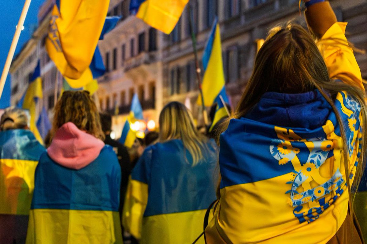 З Днем Незалежності!

Від часів національно-визвольної війни до сьогоднішнього дня наш народ ніколи не зупинявся в своїй боротьбі за свободу, яку так хотіли і хочуть забрати заздрісні вороги.

І це триває досі на передовій, де наші хлопці та дівчата відстоюють нашу мову,