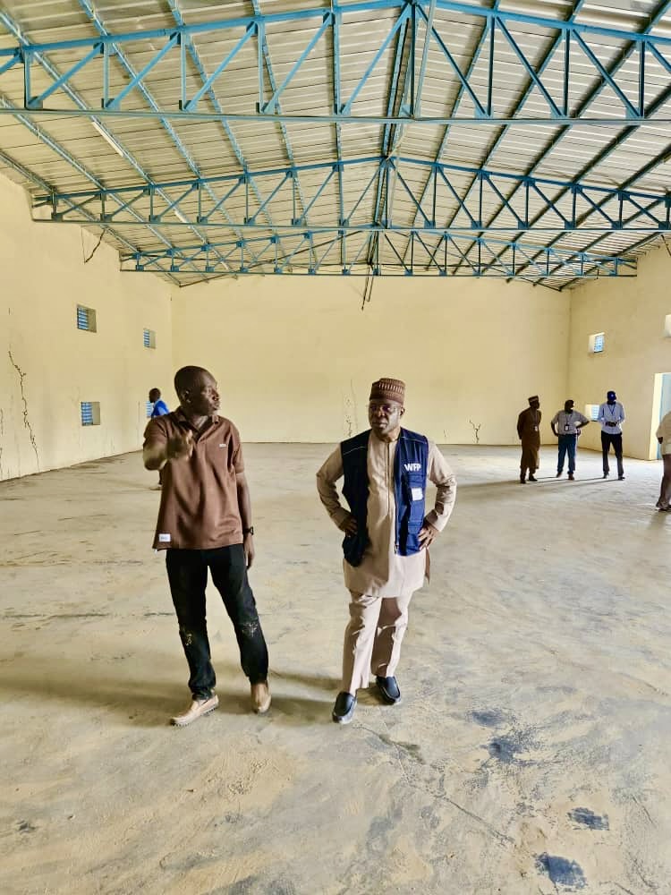 In Diffa, <a href="/WFP_Niger/">PAM Niger</a> is contributing to Niger's growth and future, fully aligned with national development plans. 

This week, <a href="/AboubacarKoisha/">Aboubacar Koisha</a> witnessed our impact in:

🍲 Fighting malnutrition
 🛜 Closing the digital divide
🌲 Planting trees

#SavingLives  
#ChangingLives