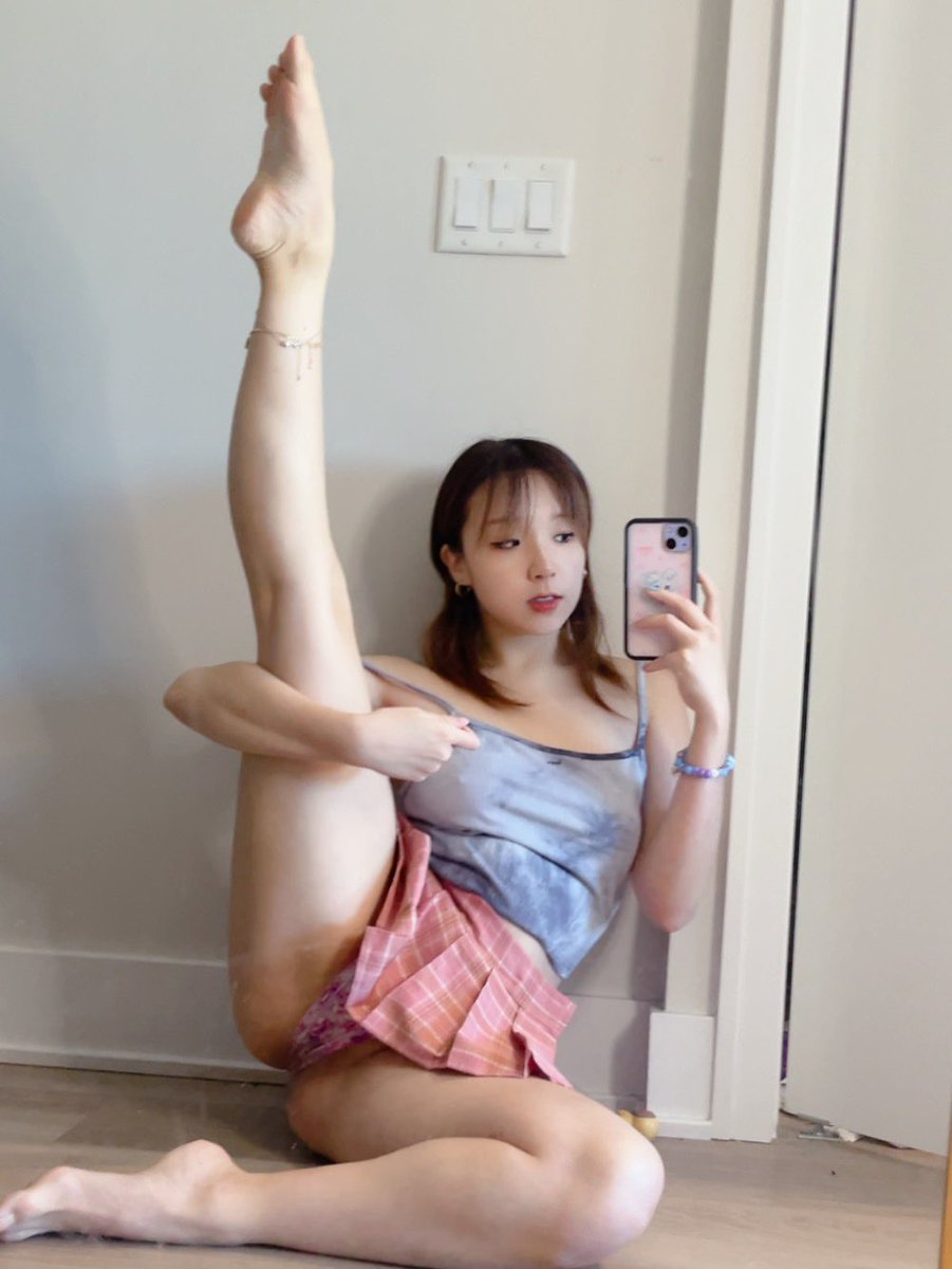 @meiridasai666 想知道有多少人愿意钻到我裙子下面一顿狂舔，点赞让我看看。 https://t.co/aNGQFz1INu