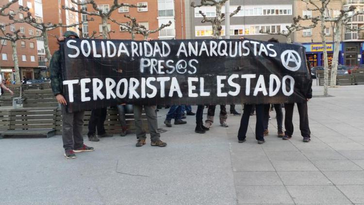 cruznegraanarquista.noblogs.org/post/2024/08/2…
El Estado fracasa en su criminalización del anarquismo en España