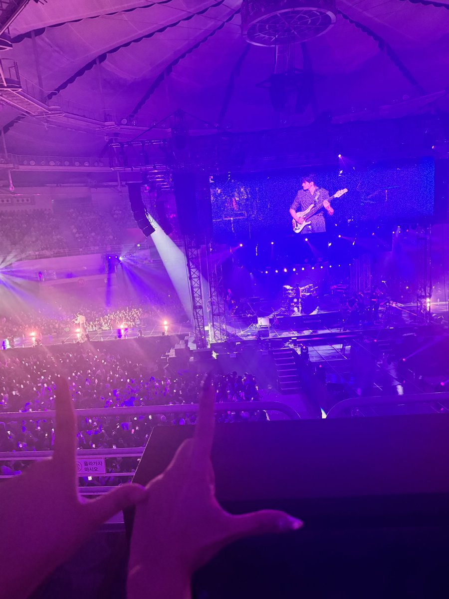 korewaani's tweet image. 앤팀없능 한국 너무 슬퍼서 마짱이님이랑 문화생활중... 같은 루씨성이셔