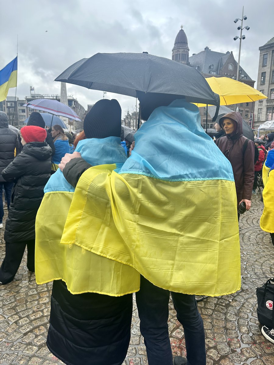 Oekraïne bevrijdde zich 33 jaar geleden van het Sovjetjuk. Nu strijdt ze als trotse Europese natie tegen een dictator die dat juk wil herstellen en daarmee ook onze vrijheid bedreigt. Nooit! Oekraïne kan rekenen op onze blijvende en niet aflatende steun. Slava Ukraini!