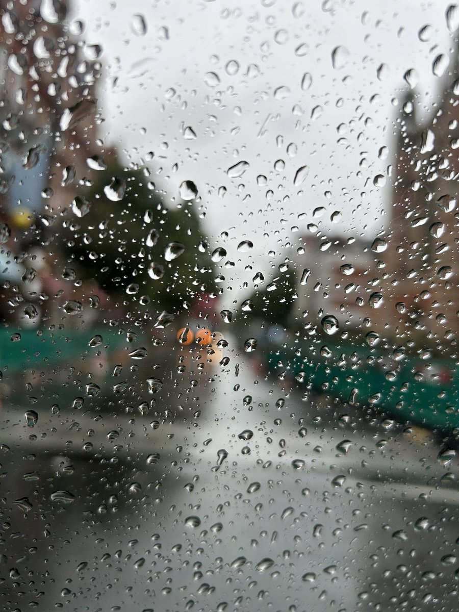 Since BTC is above the range, I have decided to take a trip to beautiful London to see how they feel about it on this side of the pond, matey.

Stay tuned for this Episode of: 

Deviation to Deviation 🚃  🇬🇧  📈 📉 🍻