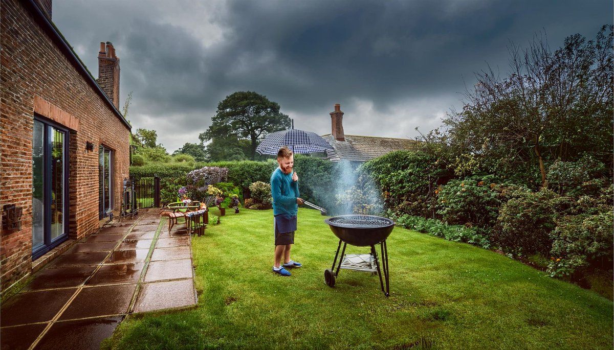 TheWheatyFC's tweet photo. Lovely day for it ☔️

#NoMateBate
#BBQC https://t.co/k27rFEy3fr