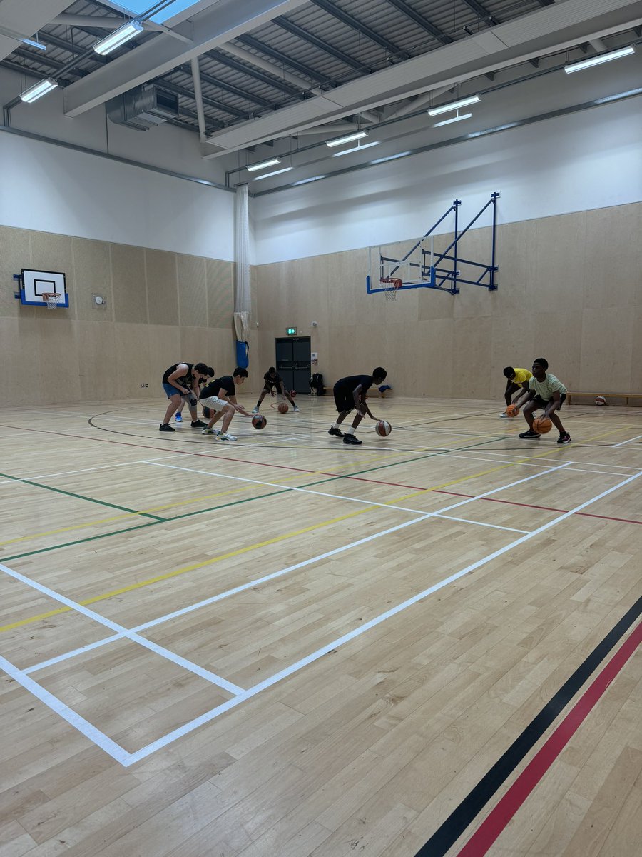 WumaSports's tweet photo. Summer provision ☑️ 

This summer we hosted:

⭐️ 4 weeks of summer basketball camp with @BarnetCouncil and Barnet Bulldogs 

⭐️ Launched our 3x3 Fridays for 14-19 year olds with @BarnetCouncil 

⭐️ An elite scrimmage for current pros and semi pros. https://t.co/ajLGmtj8fp