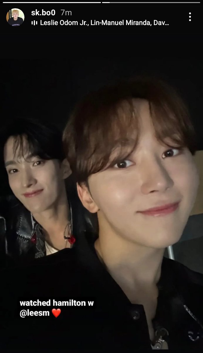 sheoksoos's tweet photo. black fit. 
🖤 — a #verkwan (ft. #seoksoo) few tweets au

just chs hopping into the “black tshirt” trend with his long-term crush, bsk. https://t.co/Y6VKzspqRx