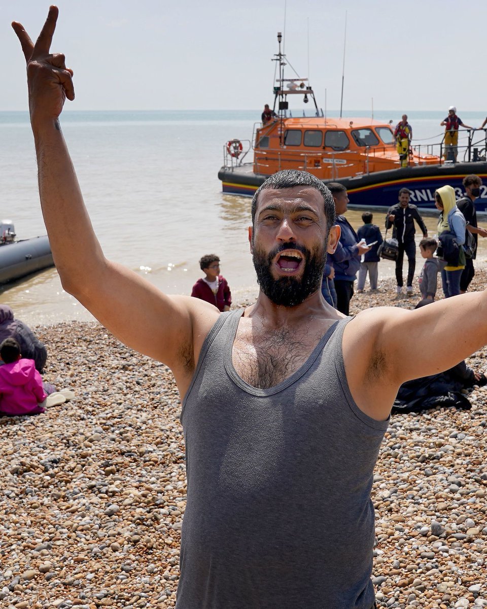 Ashlea Simon tweet media