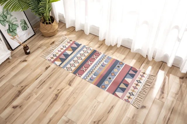 6_size's tweet image. A reminder that we sell area woven rugs
For your bedside, living room and corridors
The ones below are 2×5ft (60*150cm)
1800ksh
My WhatsApp no. Is 0732335091