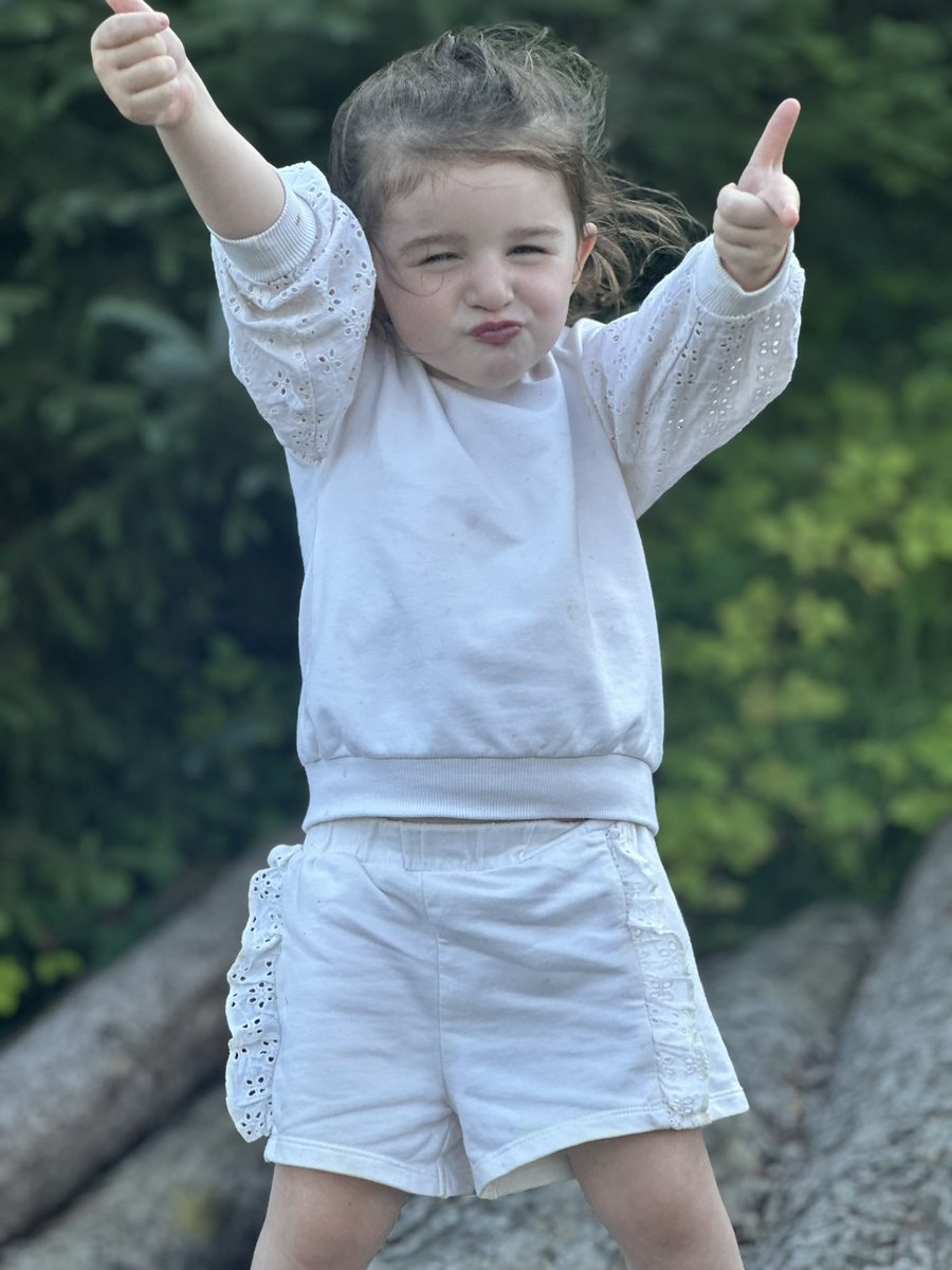 Sam Howells tweet media