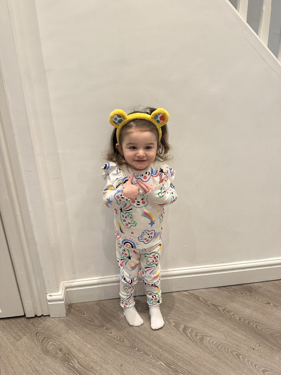 Sam Howells tweet media