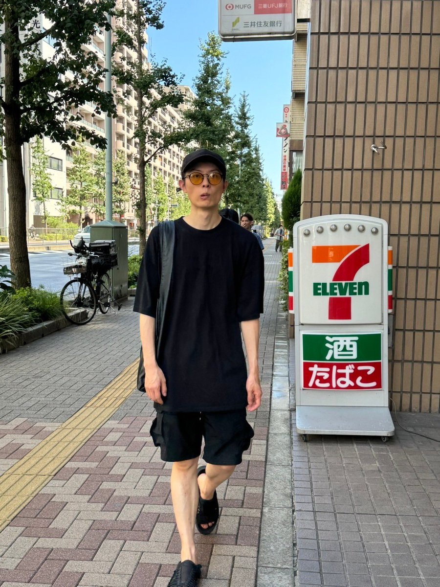 theskajunctions's tweet photo. 今日はみんなで浩崇のお墓参りに行って来ました！暑かったけど、雨には降られずいい天気でよかった🌻
#theskajunctions #スカジャン https://t.co/Zjr1kDcm1J