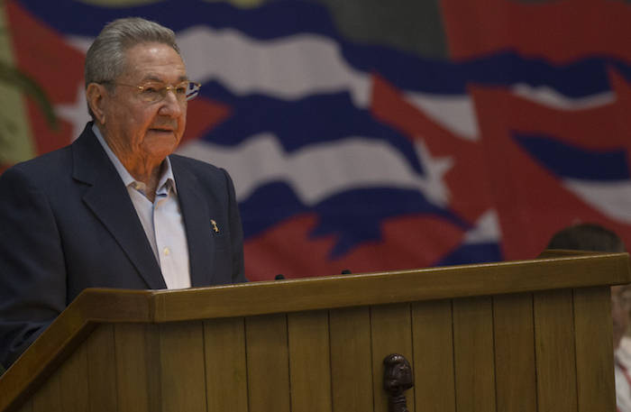 #Raúl: "Son la unidad y la solidaridad, la marcha unida en defensa de nuestros objetivos e intereses comunes, la única alternativa ante los enormes peligros y desafíos que tenemos por delante".
.
#UnidosXCuba