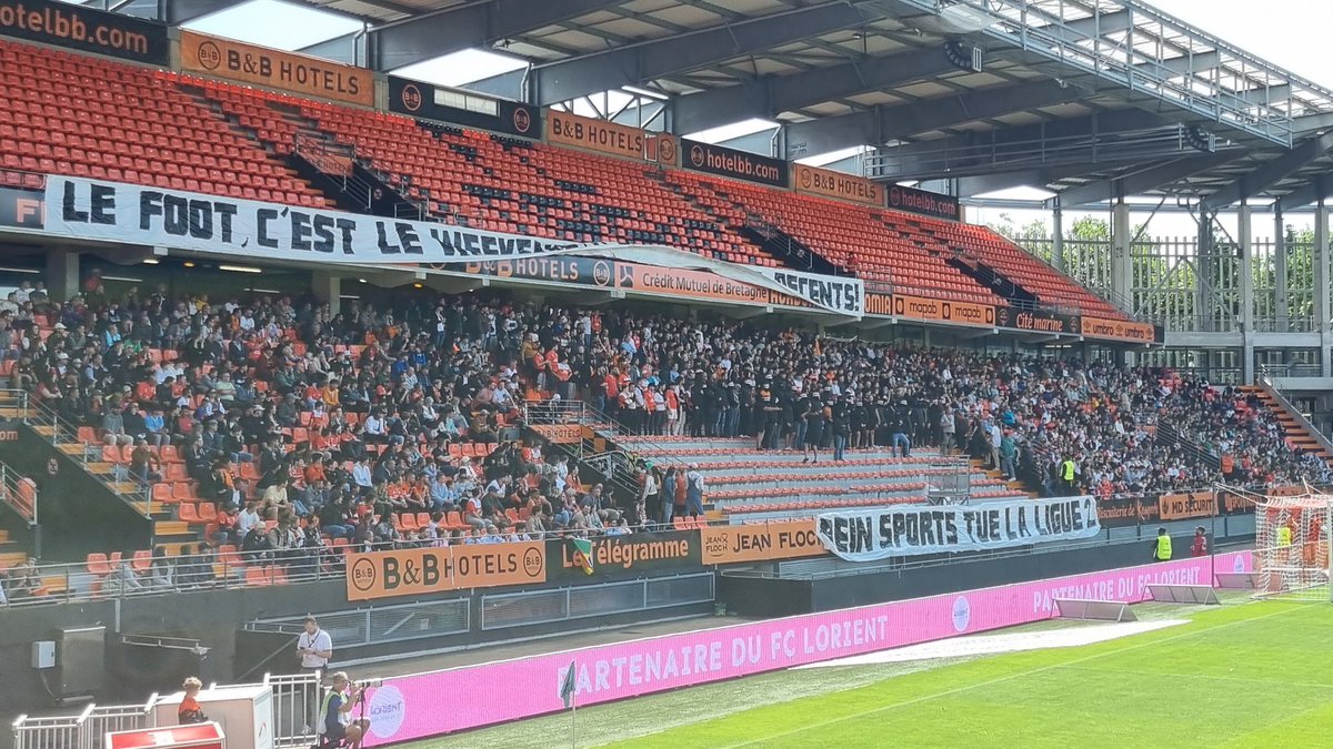 ArPezennec's tweet photo. Punaise, grosse pression sur @beinsports_FR quand même
Soutien aux supporters.
#FCLGF38
#lefootleweekend https://t.co/C3nIUcWw7n