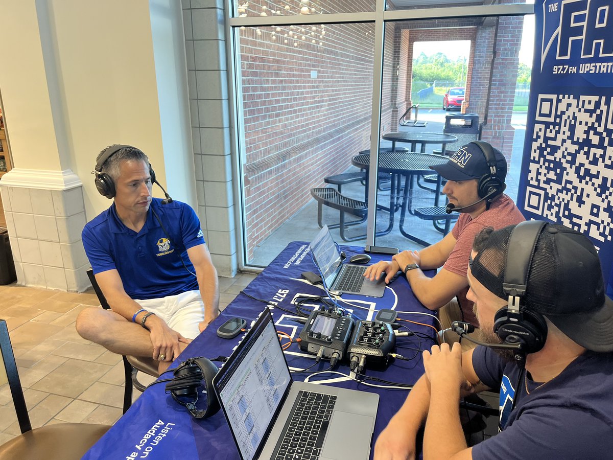 TheFanUpstate's tweet image. Huge thank you for the guys from Travelers Rest High School for stopping by this morning! 

Congratulations on a huge win against Wade Hampton in Week 0.