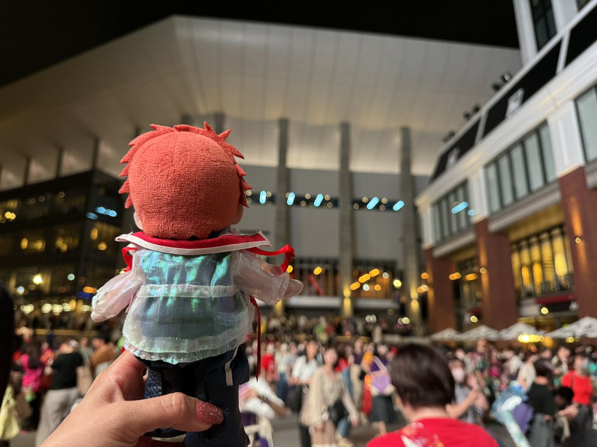 megumibape's tweet photo. 今日のムーンシャイン最高だった…
アッパーだったけどど真ん中だったし、スタリもめっちゃ近くに来てくれて…
私のてらしー運はまだ尽きてないんだって嬉しくなっちゃった🫶

ってかpopshower可愛すぎないか？？ https://t.co/NxGU5liyFs