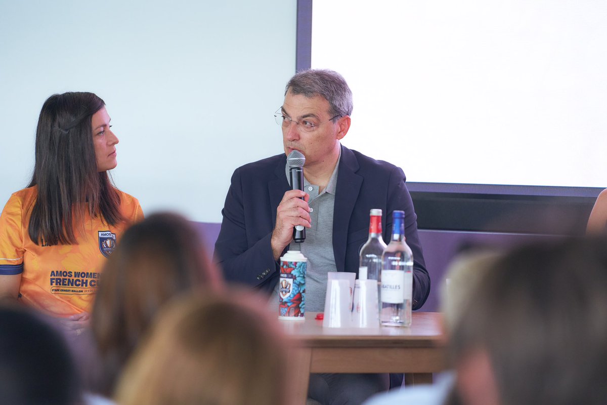 Ce matin, la AMOS <a href="/WomensFrenchCup/">AMOS Women's French Cup</a>  organisait une conférence 🗣️ autour du sport féminin, sa valorisation et son développement. 

Un grand merci à nos fantastiques intervenants, acteurs et leaders du changement 👊📈