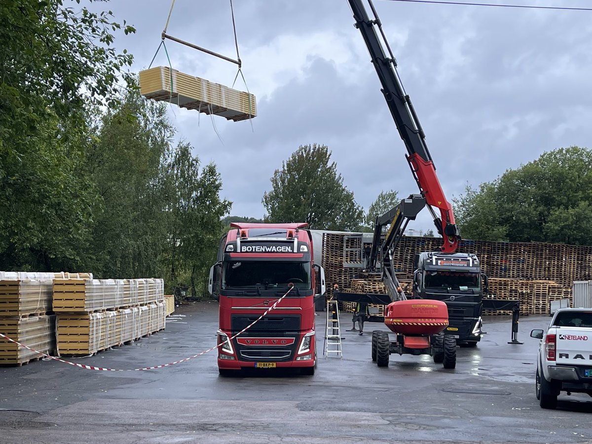 Botenwagen's tweet photo. Oost-Duitsland doorgereden, Autof Bitterfeld | Wederom in Oslo gelost | Lastig op te rollen kabeltjes geladen | Göteborg > Gent aan het varen #volvotrucks #volvotrucksnl #dfds #begoniaseaways #transport #langlast https://t.co/6SMp4Dqmni