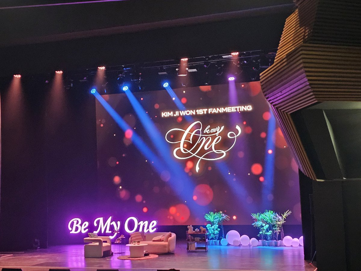KPS_ss's tweet photo. เข้ามาแล้ววว
#KimJiWon #BeMyOneInBKK 
#KJWBeMyOne_ProjectTH 
#ประเทศไทยมีคิมจีวอนแล้ว
#KimJiWoninBangkok2024 https://t.co/MQS7Tgvta8