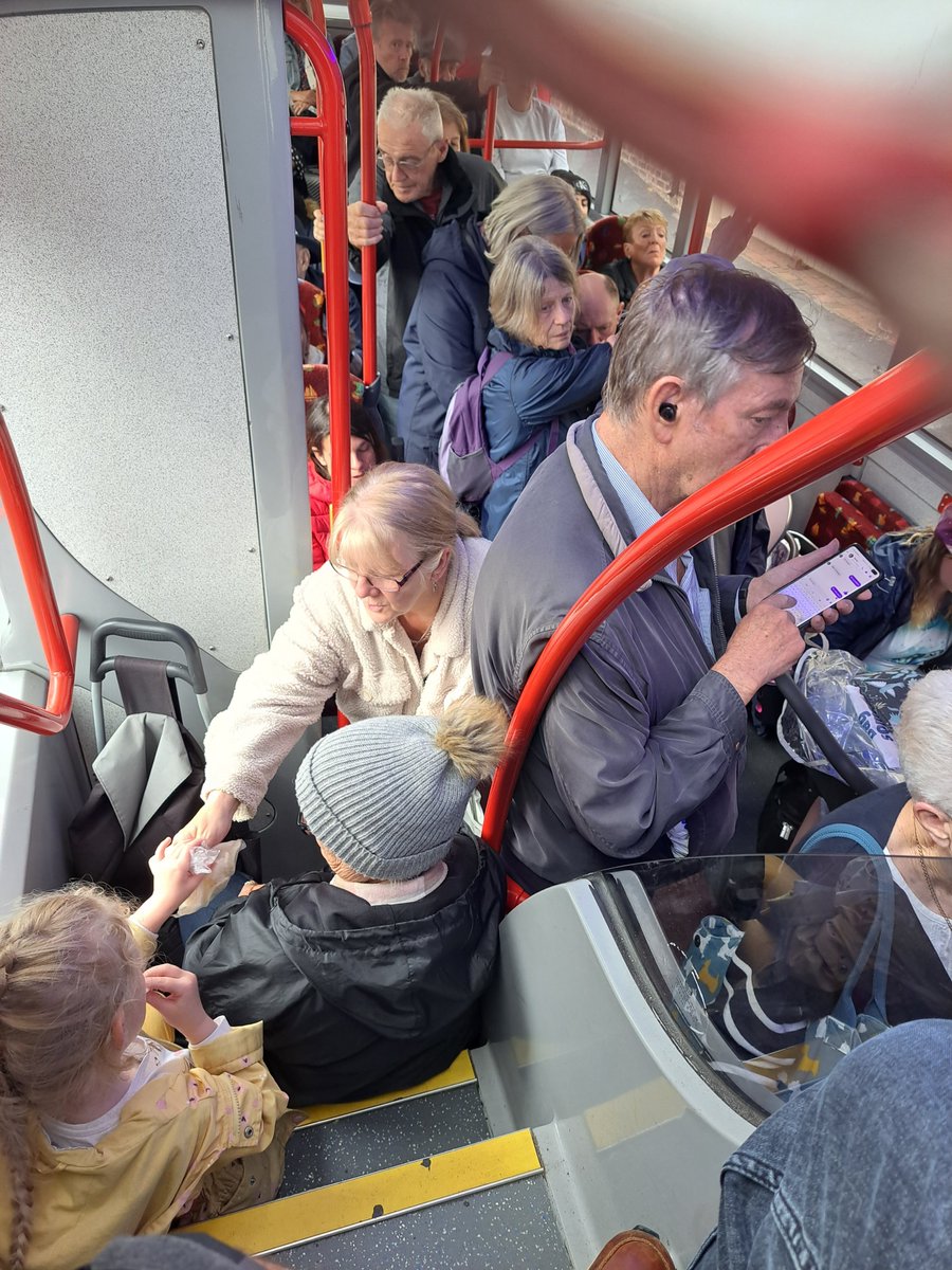 Jonadamson4's tweet photo. @northernassist @TweetTommo1 @AndyLockwo44633 @GraceCatherineT Eyms bus service 121 to Bridlington are really struggling with numbers. Disappointing @northernassist that you were unable to source replacement buses https://t.co/JHiwvhXmgU
