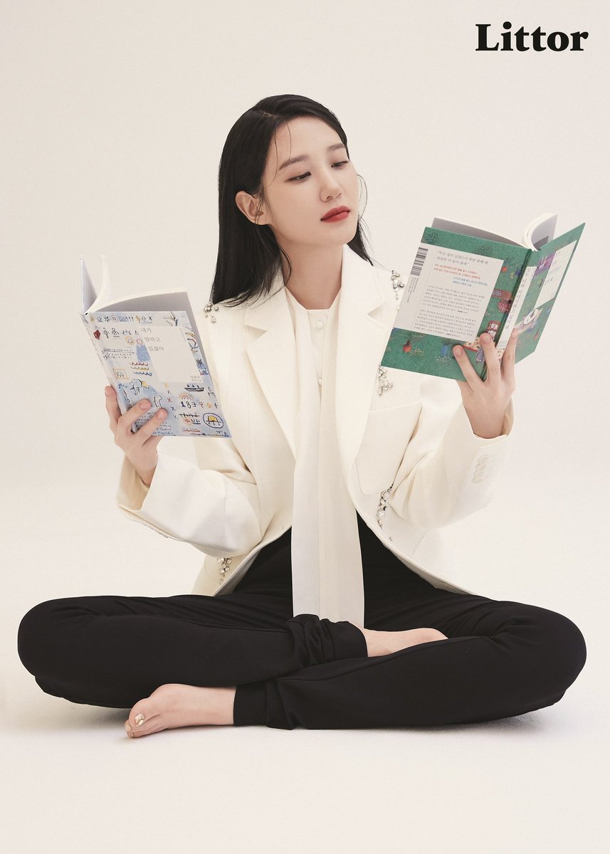 whitebini0904's tweet photo. 책과 함께 지적인 은빈 😏👍

#박은빈 #PARKEUNBIN
#littor https://t.co/3OqXYjCsPA