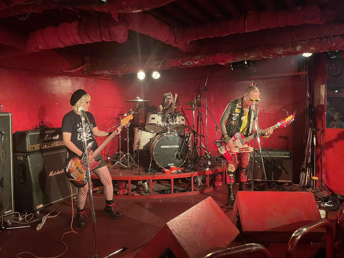 poo2310's tweet photo. 昨日のキンコブ〜♪①

#THE CABE$
#the Samemugs
#麦酒楽団
#森クリスタル
#BRAINSCORE.PK
#WataruKatoo
#せんむ。
#Beer Paradice
#KINGCOBRA https://t.co/g6ZHMpG5CJ