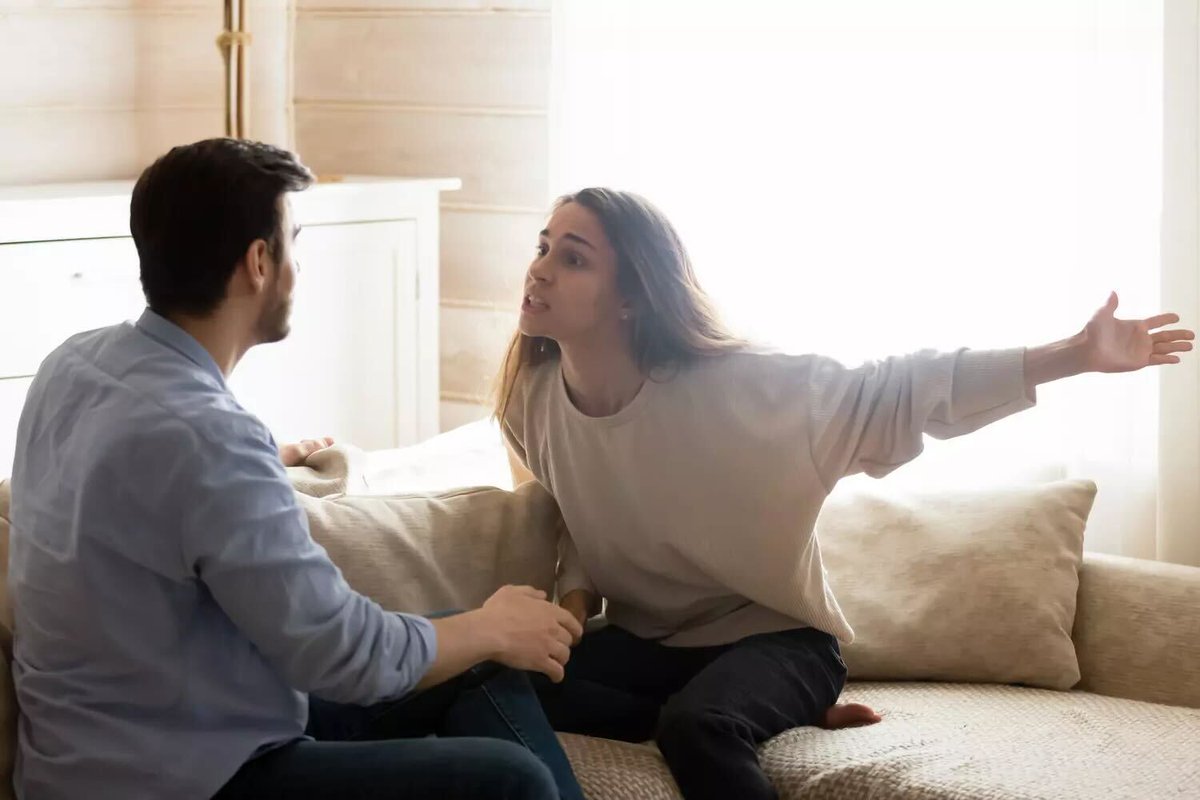 - Tu te fous de ma gueule ??
- Non mais c'est juste un samedi dans le mois. Les 3 autres on pourra aller au resto...
- 30 € PAR MOIS POUR UN SAINT-ETIENNE - LE HAVRE ??