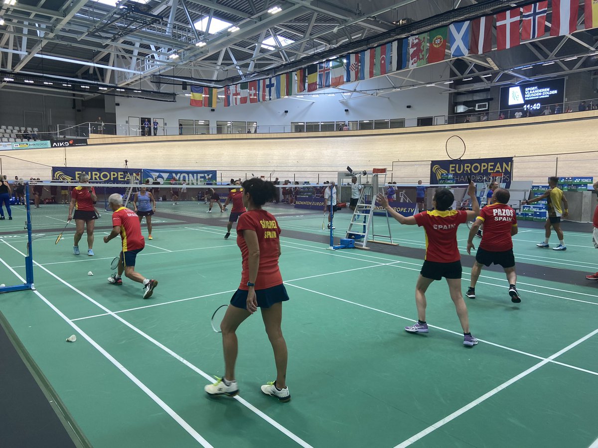 CB_ATHLOS's tweet photo. 🇧🇪Adestramento no Main Hall realizado! Mañá domingo comezamos a competición 🏸
🚨https://t.co/ETDPD4BO44
#LUMEEE 🔥
🖤🤍❤️ https://t.co/catxvf4682