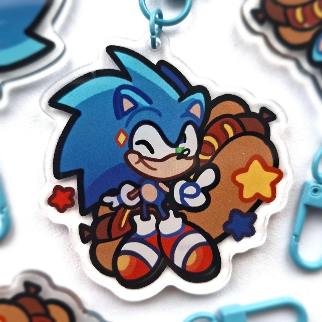 it's sonic !!! from sonic the hedgehog!!! the chilli dog worked with our food theme TOO well so we had to do him eventually!!