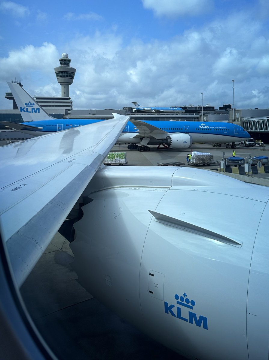 📍 Schiphol Airport