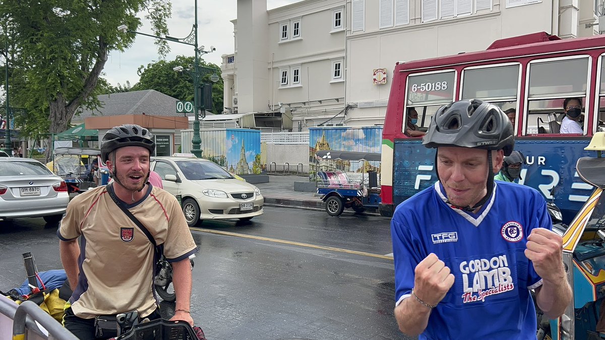 djcresswe11's tweet photo. CYCLING CHESTERFIELD TO BANGKOK - DAY 453

SHOUT OUT TO THE CHESTERFIELD MASSIVE

WE DID IT https://t.co/wnNKc4WmvT