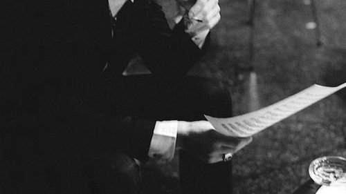 ❝Mimo tego, co przeszedł w życiu, nie stracił wrażliwości i serca, nawet jeśli ukrywał tę swoją część na co dzień pod maską chłodnego, beznamiętnego arystokraty❞.

* ੈ✩‧₊˚ 27.08.2024 #wbrewmojrom