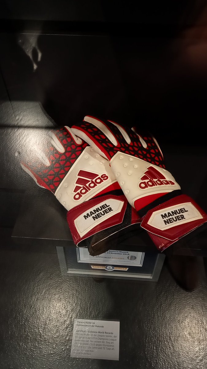 SamdamajFR's tweet photo. @Manuel_Neuer is the biggest GK in the history and he has the same level of performance as CR7 and Messi since 2010. Save his cage in this way, his special outings out of box and his precision of recovery will remain forever engraved to eternity.
@FCBayern @DFB @DFB_Team_EN https://t.co/pHu7pDgACQ