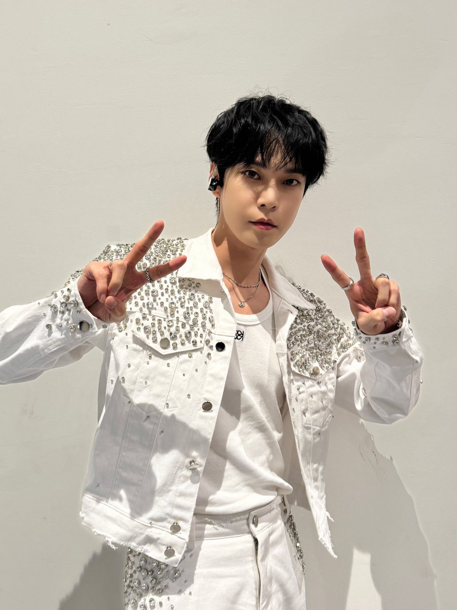 NCTsmtown's tweet photo. ໒꒰ྀི•ूᓀ.ᓂ•ू ꒱ྀི১ NCTzens พร้อมไหมครับ ? °ஐ*

#DOYOUNG #도영 #Dear_Youth
#DOYOUNG_Dear_Youth #BANGKOK  
#NCT #NCT127 https://t.co/FEQyrR99H2