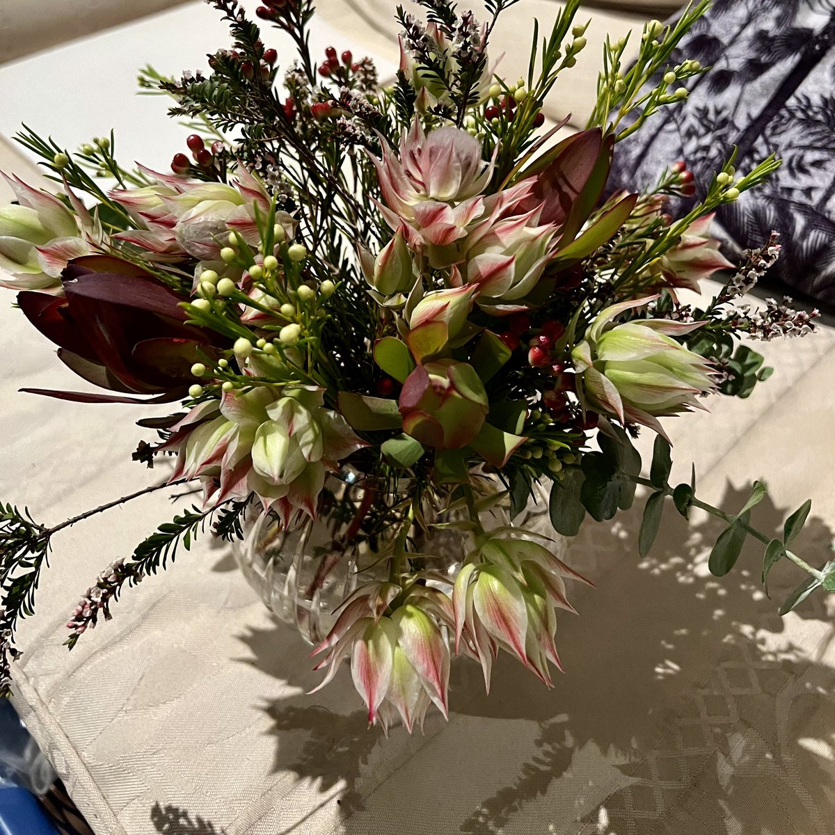 PhoenixBlackNow's tweet image. Day 15: Bought myself flowers ❤️#100DaysofHappy