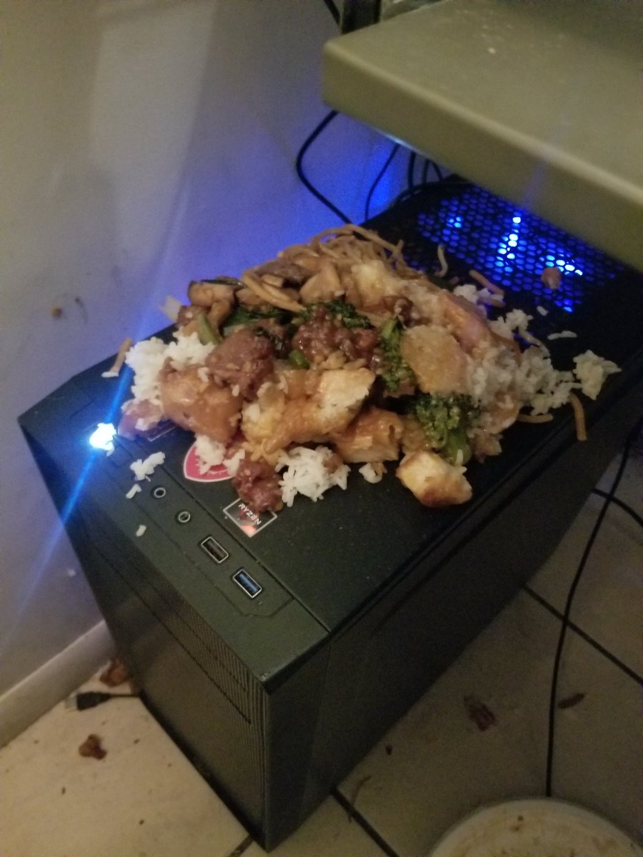 tokkami's tweet photo. anyone else keep their food on they pc so it stays nice and warm? https://t.co/tcQIgXKtso