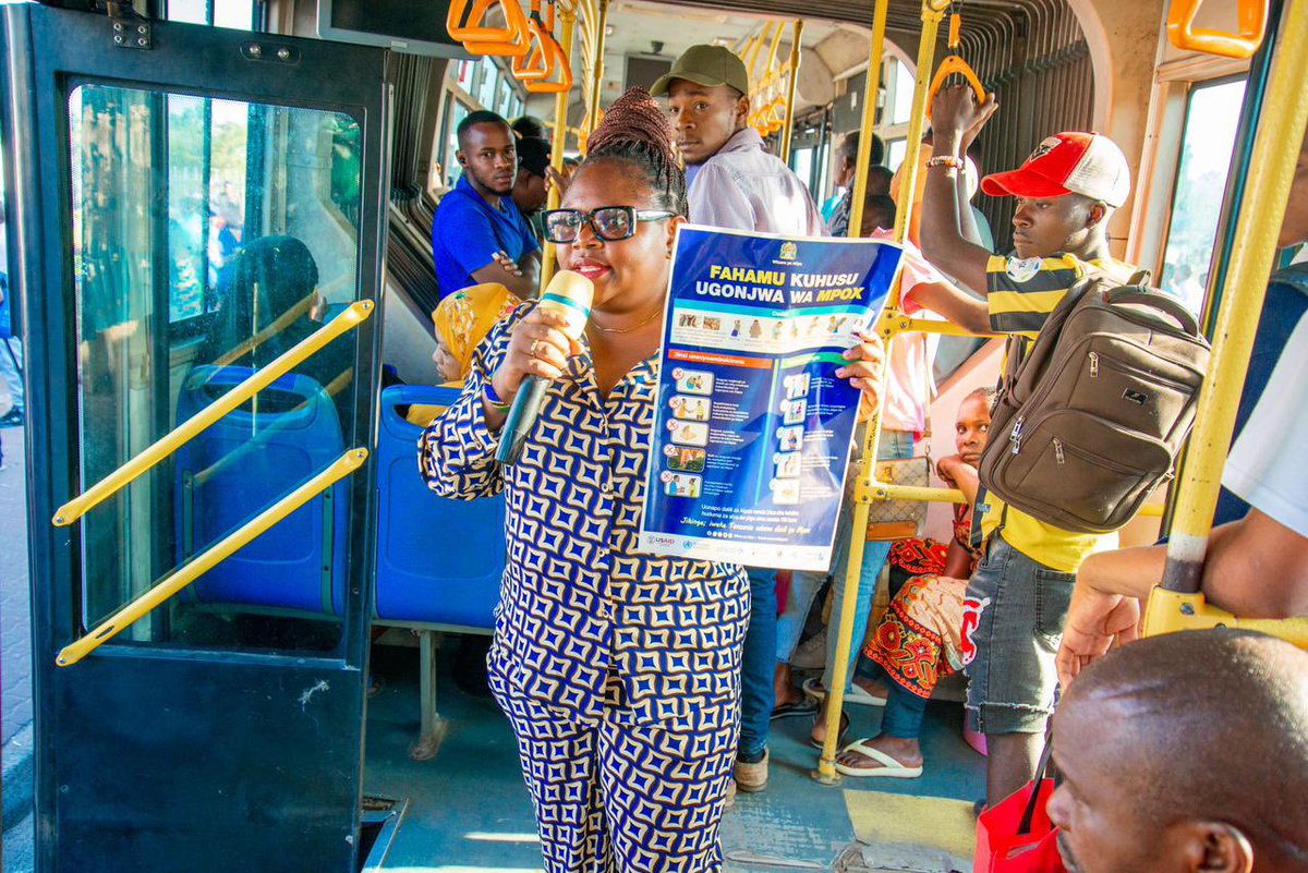 NormanJonasMD's tweet image. Elimu ya Afya kuhusu ugonjwa wa Mpox. 

Mapema leo; Timu yetu kutoka Wizara ya Afya @wizara_afyatz kwa ushirikiano na @DARTMwendokasi tumeendesha kampeni ya kuelimisha Umma kuhusu ugonjwa wa Mpox.

Tanzania 🇹🇿 , tuendelee kujilinda na kuwa salama 🙏🏾.

cc. @elimuyaafya