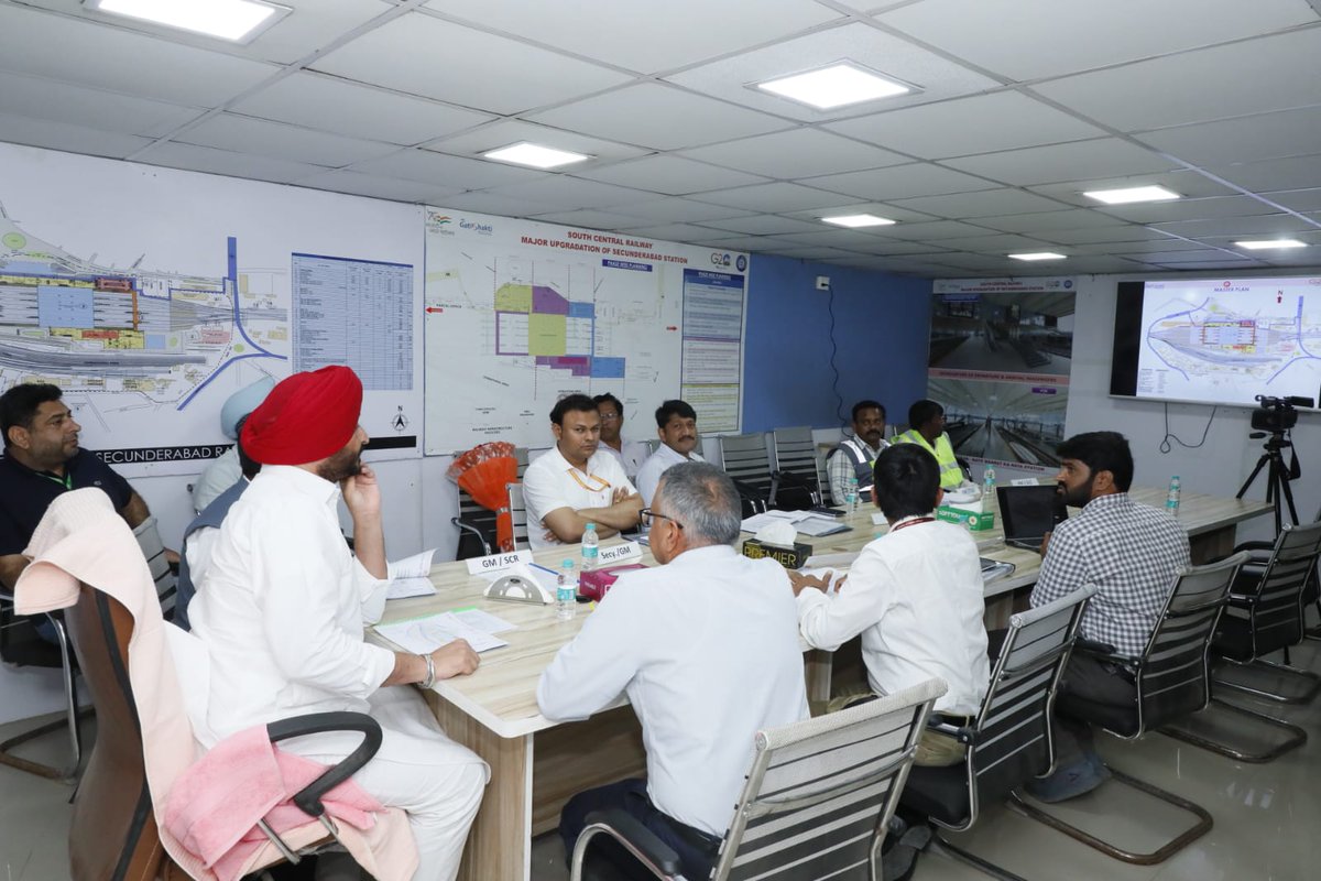 Ministry of Railways (@railminindia) on Twitter photo Hon'ble MoS for Railways Shri <a href="/RavneetBittu/">Ravneet Singh Bittu</a> reviewed the ongoing redevelopment work at Secunderabad Railway Station in Telangana, under the Amrit Bharat Station Scheme.
#AmritStations Hon'ble MoS for Railways Shri <a href="/RavneetBittu/">Ravneet Singh Bittu</a> reviewed the ongoing redevelopment work at Secunderabad Railway Station in Telangana, under the Amrit Bharat Station Scheme.
#AmritStations