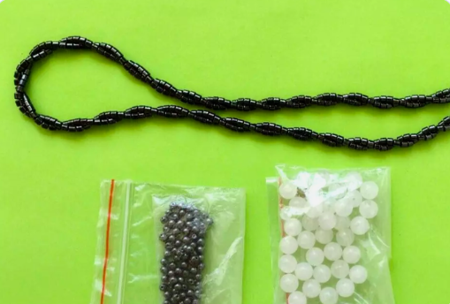 InessaW29's tweet photo. Check out JOB LOT BEADS HEMATITE ACRYLIC beads, SUN CATCHER making Black, MIlky white UK
https://t.co/z8gFczqiMv…
@eBay_UK
#MHHSBD #floral #beads #beader #inspiration #Project2025 #craftshout #suncatcher #fashion #hematite #decorations #beading #present #HOBBYLAND https://t.co/5KmcdV9VFN