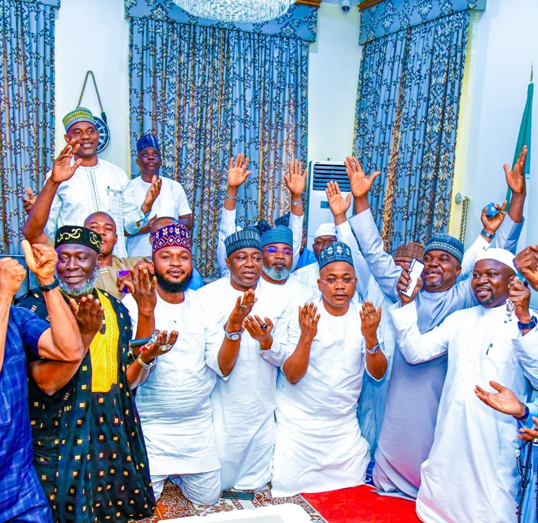 Mrclaxic's tweet photo. GOVERNOR ODODO HAILS SUPREME COURT JUDGEMENT 
Calls on supporters to be magnanimous in victory 
Kogi State Governor, Usman Ododo has applauded D decision of D supreme court that affirmed his victory as D duly elected Governor of Kogi State.
#OnyekaChigbo
#Bobrisky #SupremeCourt https://t.co/8NWehT8dOR