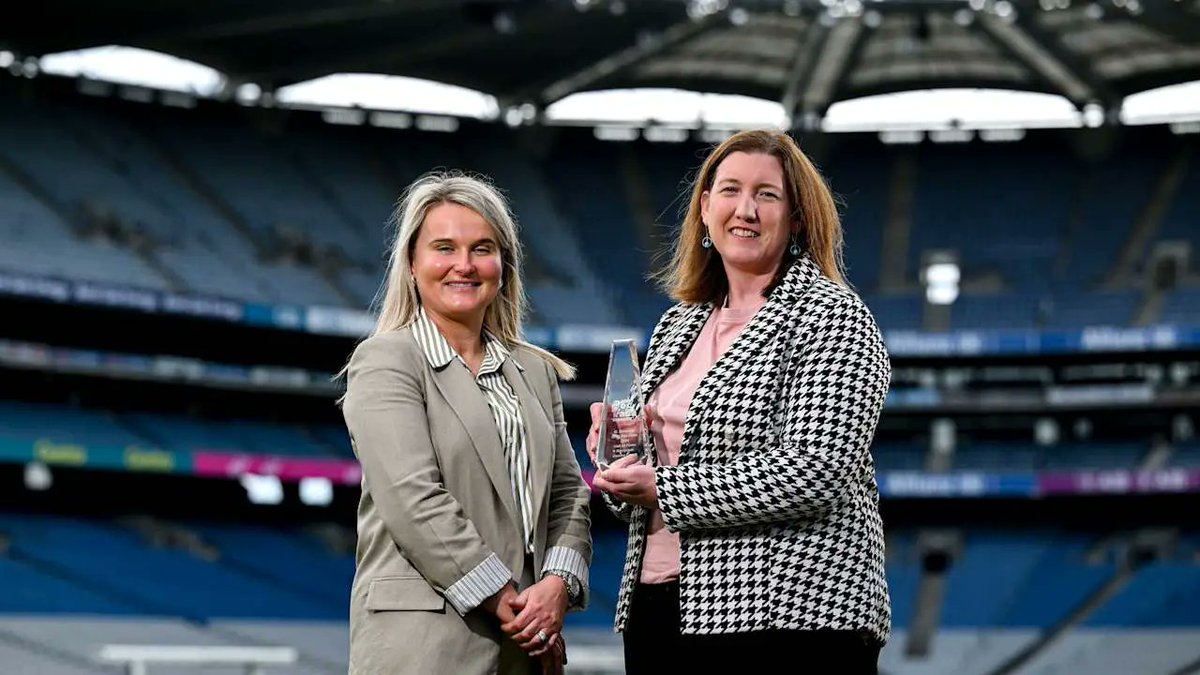 The Clare Echo (@clareecho) on Twitter photo ‘An unexpected pat on the back after 20 years’ – Kilmaley’s Lynch inducted into Poc Fada Hall of Fame clareecho.ie/an-unexpected-… | <a href="/thepmanofficial/">Páraic McMahon</a> ‘An unexpected pat on the back after 20 years’ – Kilmaley’s Lynch inducted into Poc Fada Hall of Fame clareecho.ie/an-unexpected-… | <a href="/thepmanofficial/">Páraic McMahon</a>