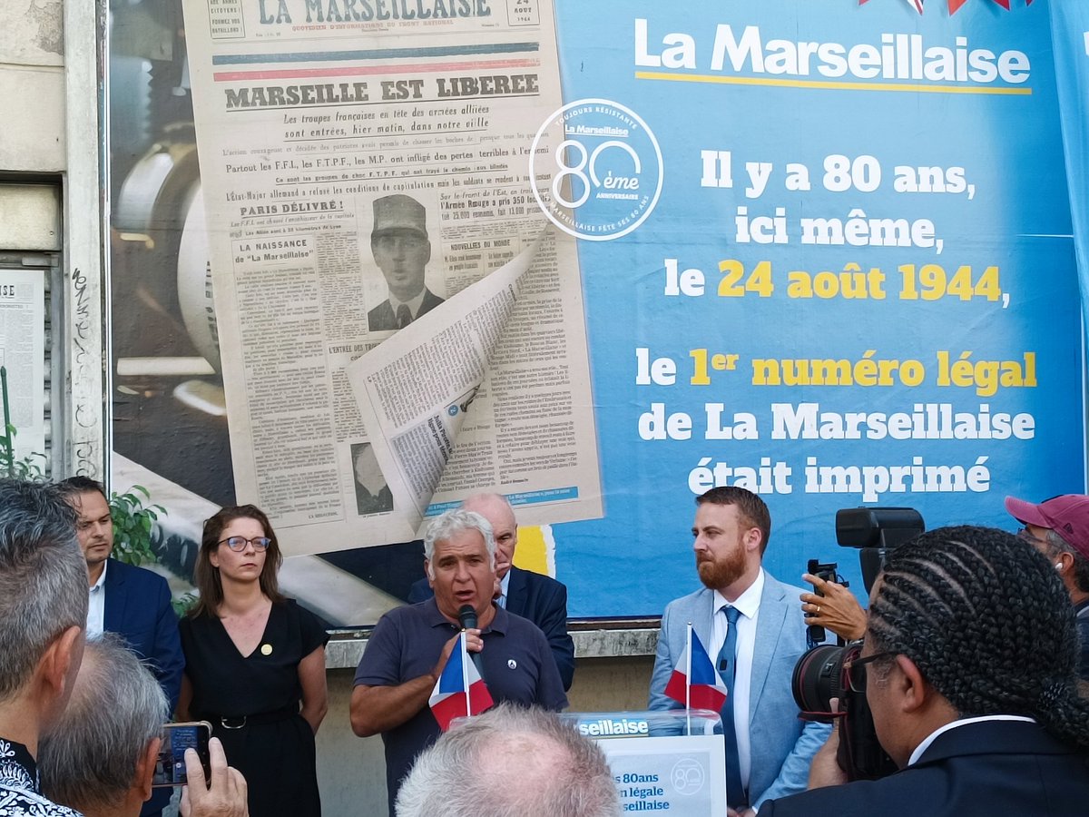 Steph13Freed's tweet photo. Les 80 ans de La Marseillaise @lamarsweb avec les copains de la rédaction 🗞️
#Emotion #Libertedelapresse #presse #TeamPQR #Resistance 
@LeoPurguette  @CKadoum @pasterroristee https://t.co/Fpv8AHJrMR