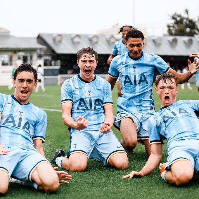 Lilywhite Rose tweet media