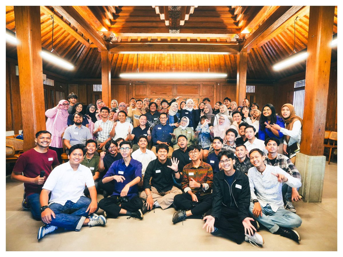 Anies Rasyid Baswedan (@aniesbaswedan) on Twitter photo Menyampaikan langsung rasa bangga dan hormat pada teman-teman <a href="/humaniesproject/">Humanies Project</a>, <a href="/olpproject/">Olppaemi Project</a>, <a href="/UbahBareng/">Ubah Bareng</a>, <a href="/relawanJMB/">Jakarta Maju Bersama</a>, Ubah Bareng Buibu, dan <a href="/HaveAnEyesDay/">๐๐ฎ๐๐ฒ ๐๐ป ๐๐๐ฒ๐ ๐๐ฎ๐</a>, atas kerja luar biasa mereka dalam beberapa hari terakhir.
Pagi tadi mendengarkan cerita mereka, bikin kagum, bikin Menyampaikan langsung rasa bangga dan hormat pada teman-teman <a href="/humaniesproject/">Humanies Project</a>, <a href="/olpproject/">Olppaemi Project</a>, <a href="/UbahBareng/">Ubah Bareng</a>, <a href="/relawanJMB/">Jakarta Maju Bersama</a>, Ubah Bareng Buibu, dan <a href="/HaveAnEyesDay/">๐๐ฎ๐๐ฒ ๐๐ป ๐๐๐ฒ๐ ๐๐ฎ๐</a>, atas kerja luar biasa mereka dalam beberapa hari terakhir.
Pagi tadi mendengarkan cerita mereka, bikin kagum, bikin