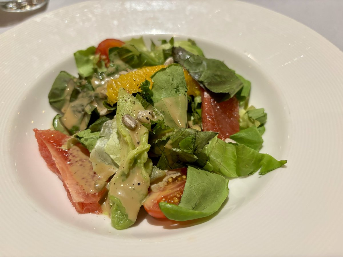 tanstaafl44's tweet photo. サバティーニのリザーブコレクションで、今日初めてスペシャルデザートを案内されて食べました。インドネシアンのウェイターさんありがとう……! サーベイ書くわ!
#ダイヤモンドプリンセス
#M423 https://t.co/hAHSsE7Loy