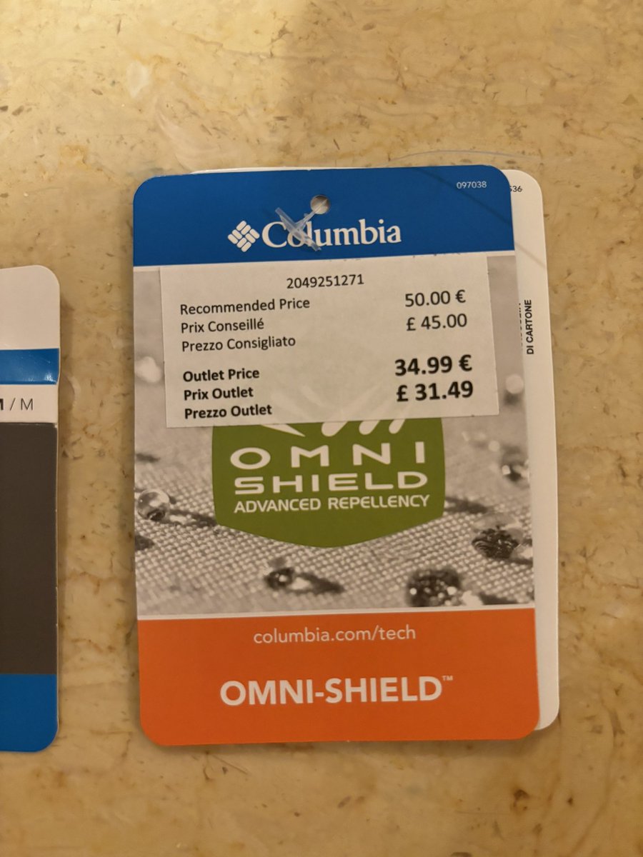 alexstorr's tweet photo. @Columbia1938 I bought two pairs of hiking shorts in a Columbia UK shop for my recent trip around Italy. They’ve been worn once each and the material has frayed all over! They were £31.49 a pair and I’ve had 1 wear from each. Please can you advise who I can speak to? https://t.co/VgNJSo0pjr