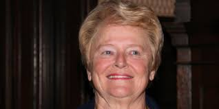 Pucurull's tweet photo. "Tenim un remei immediat per a alguns dels riscos de la salut. És gratuït. Va bé per a homes i dones, joves i grans, rics i pobres. És l'activitat física. "
(Dra. Gro Harlem Brundtland. Directora general de l'Organització Mundial de la Salut (OMS). https://t.co/c4MQjlJvPr